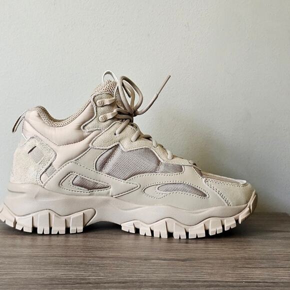 Fila Women's Ray Tracer 2 Mid Top Sneakers Size 8 NWT - Picture 3 of 7